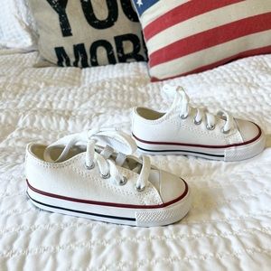 Converse Chuck Taylor Sneaker, WHITE, Toddler size 6